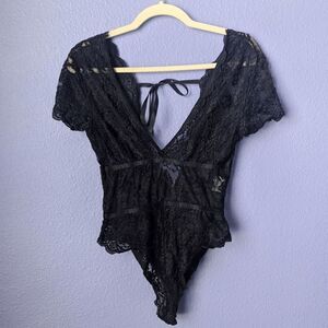 SHEIN Women's Classic Sexy Floral Lace Scallop Trim Teddy Bodysuit Sleepwear S